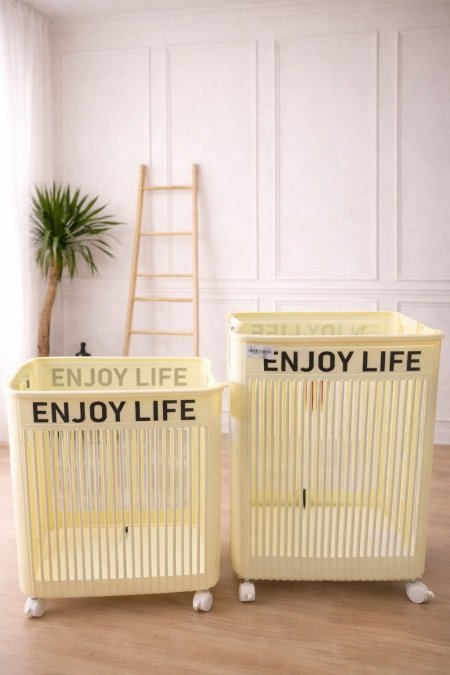 سلة غسيل بلاستيك مع عجلات