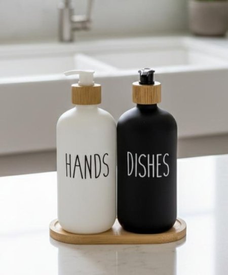 طقم علب صابون سائل مع قاعدة خشب