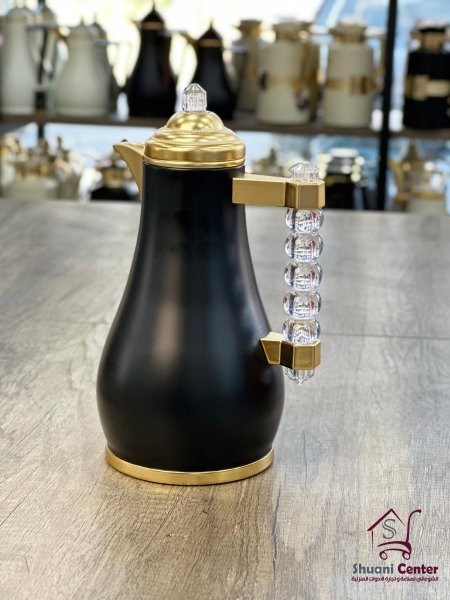اسود مع ذهبي