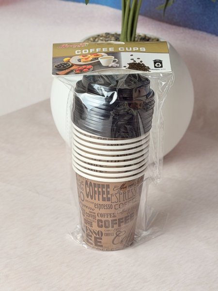 كاسات كرتون مع غطاء