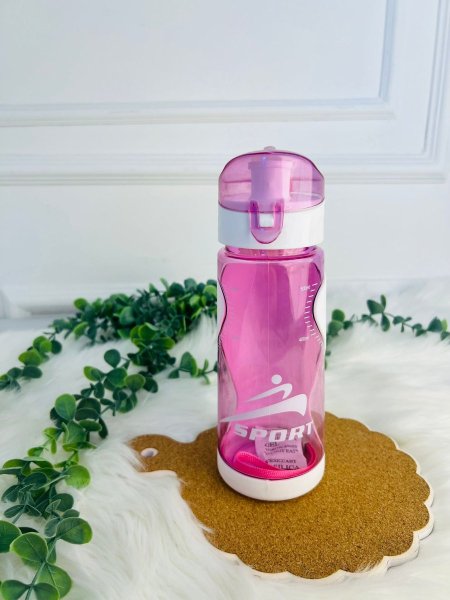 مطرة ماء بلاستيكية