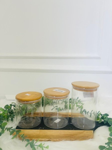مرتبان زجاج مع غطاء خشب