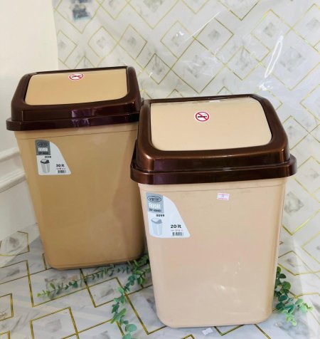 سلة قمامة بلاستيكية جحم كبير ذات جودة عالية