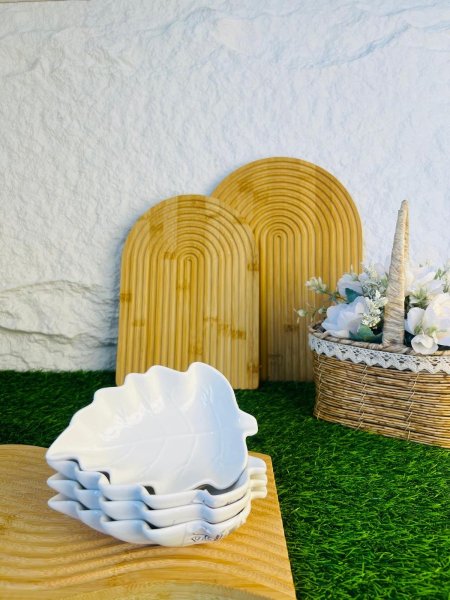 زبادي مكسرات بيضاء على شكل ورقة مميزة وانيقة وفخمة واضافة جميلة لطاولتك