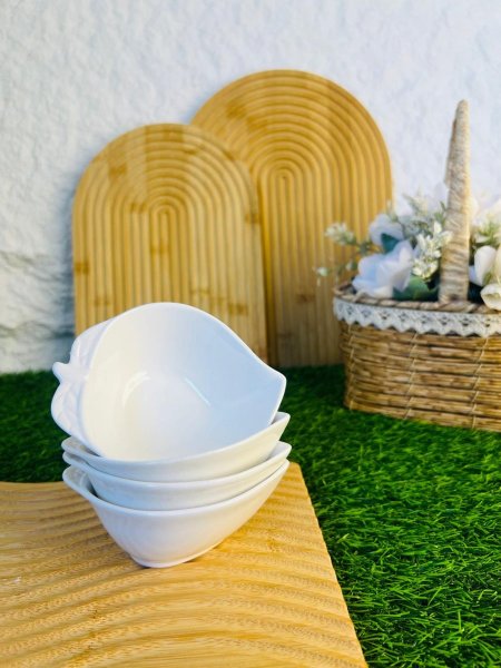 زبدية مكسرات بيضاء اللون مميزة وانيقة متعددة الاستخدام لاصحاب الذوق الرفيع