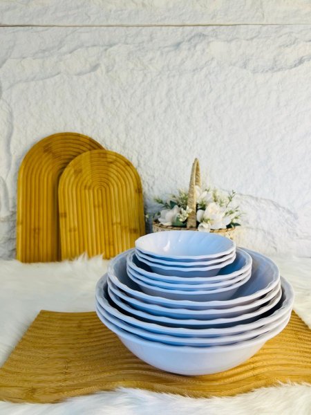 زبادي ميلامين بيضاء اللون مميزة وانيقة وفخمة واضافة جميلة لطاولتك وضد الكسر