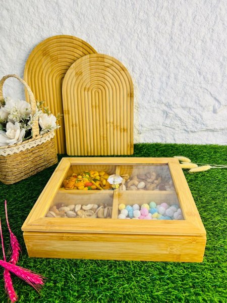 مضيفة خشبية مربعة مقسمة الى 4وحدات  مميزة جدا بغطاء خشبي واكريلك أنيقة وفخمة لاصحاب الذوق العالي