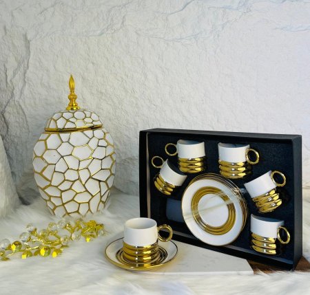 طقم فناجين قهوة ابيض وذهبي 12قطعة  فخم جدا لاصحاب الذوق الرفيع