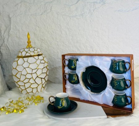 طقم فناجين قهوة اخضر وذهبي 12قطعة فخم ومميز لاصحاب الذوق الرفيع