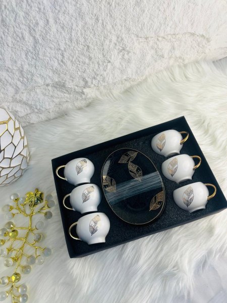 طقم فناجين قهوة ابيض واسود بلمسة ذهبية يتكون من 12 قطعة فخمة وأنيقة