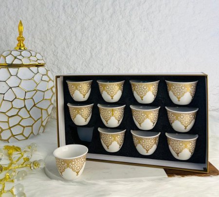 طقم فناجين سادة ابيض وذهبي 12قطعة فخمة ومميزة لاصحاب الذوق الرفيع