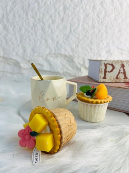 سوڤنير على شكل بوب كيك يعلق على الثلاجة مميز وانيق وراقي جدا (يحتوي على مغناطيس)