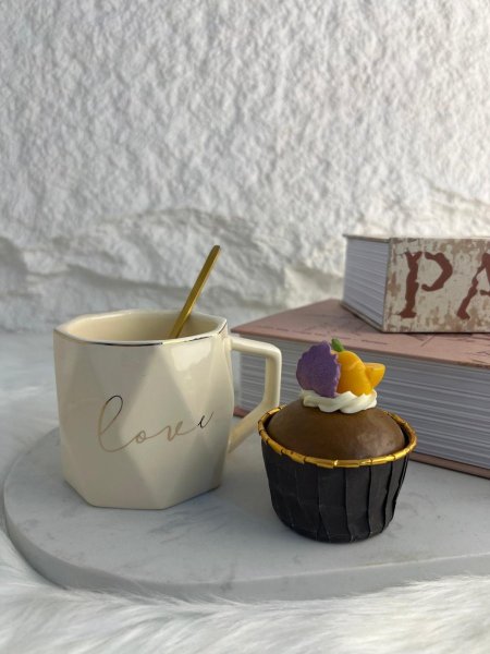 سوڤنير على شكل بوب كيك يعلق على الثلاجة مميز وانيق وراقي جدا (يحتوي على مغناطيس)