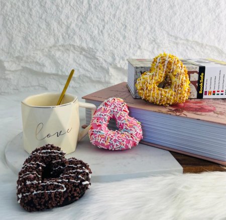 سوڤنير على شكل قلب  دونت يعلق على الثلاجة مميز وانيق وراقي جدا (يحتوي على مغناطيس)