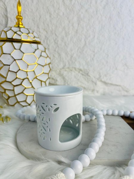 مبخرة زجاجية بيضاء اللون مميزة وانيقة وفخمة واضافة جميلة لبيتك