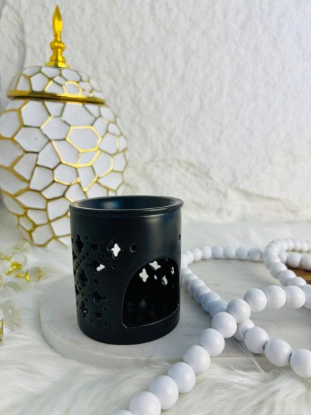 مبخرة زجاجية سوداء اللون مميزة وانيقة وفخمة واضافة جميلة لبيتك