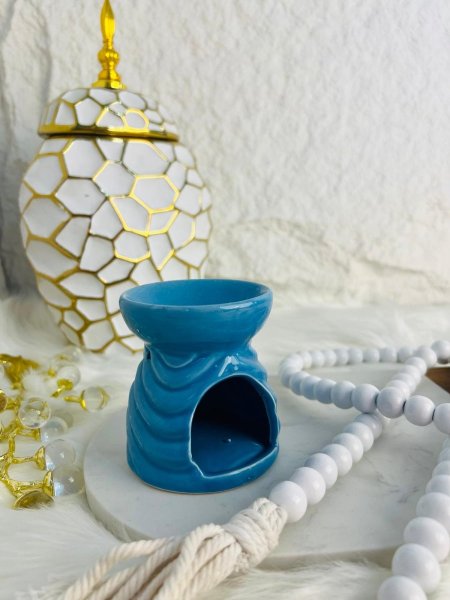 مبخرة زجاجية زرقاء اللون مميزة وانيقة وفخمة واضافة جميلة لبيتك