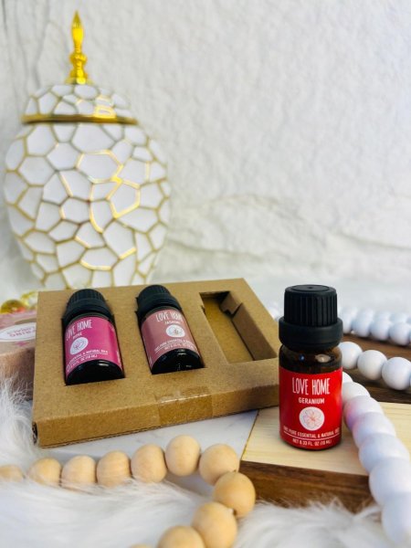 طقم علب زيت عطري مميز وذو رائحة عطرية قوية ومميزة