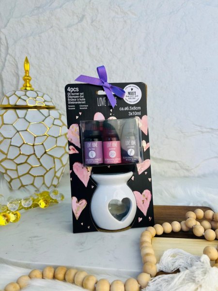 طقم مبخرة مميز وانيق مع زيوت عطرية فاخرة برائحة فواحة وجميلة