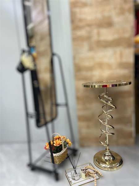 طاولة ديكور ذهبية فخمة وأنيقة ومميزة لاصحاب الذوق العالي جدا