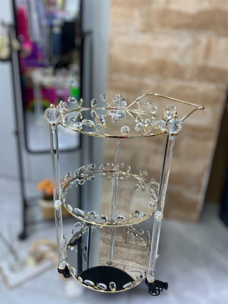 عربة ضيافة كرستالية فخمة وأنيقة ومميزة لاصحاب الذوق الرفيع