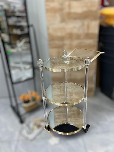 عربة ضيافة كرستالية فخمة وأنيقة ومميزة لاصحاب الذوق الرفيع