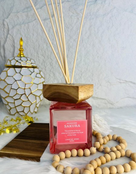 معطر جو بعيدان خشبية فخم جدا وراحته عطرة مناسب للبيوت والمكاتب والسيارات لاصحاب الذوق الرفيع و العالي جدا