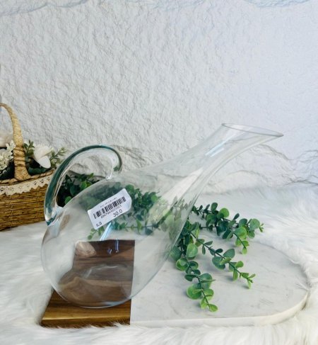 شاف زجاجي مميز كلاسيك بطريقة عصرية ومبتكرة لاصحاب الذوق الرفيع