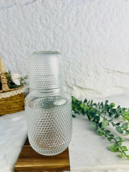 شاف زجاجي مبزر مميز مع كاسة عملي جدا وفخم وله استخدامات عدة  يمكن وضعه بجانب السرير