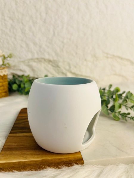 مبخرة زجاجية بيضاء اللون مميزة وانيقة وفخمة لاصحاب الذوق الرفيع