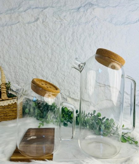 ابريق زجاجي مميز بغطاء خشبي فخم وراقي ومتعدد الاستخدام والأحجام