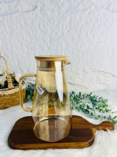 شاف زجاجي مميز باللون العسلي بغطاء خشبي فخم وراقي جدا لاصحاب الذوق الرفيع