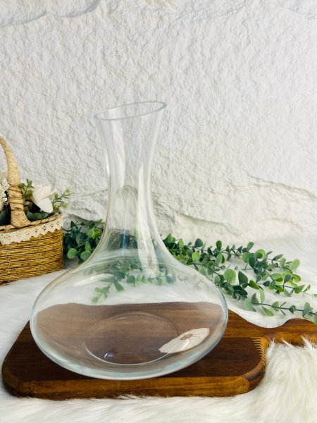 شاف زجاجي مميز وانيق على شكل جرة لاصحاب الذوق الرفيع الذين يحب الاشياء المختلفة