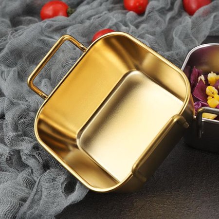 صحن نحاسي مربع  بيدين  مميز وأنيق وفخم يضيف الجاذبية على طاولتك