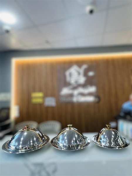 جاط تقديم بغطاء ستانلس ستيل بيد ذهبية  ثقيل ومميز وعالي الجودة لاصحاب الذوق الرفيع والعالي