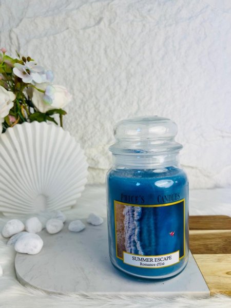 شمعة عطرية برائحة الصيف  المميزة و الفواحة جدا