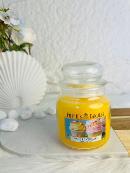 شمعة عطرية برائحة كب كيك فانيلا المميزة و الفواحة جدا