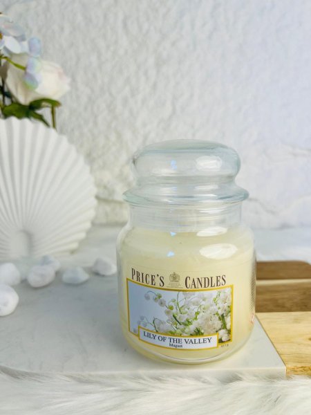 شمعة عطرية برائحة االزنبق الوردي المميزة و الفواحة جدا