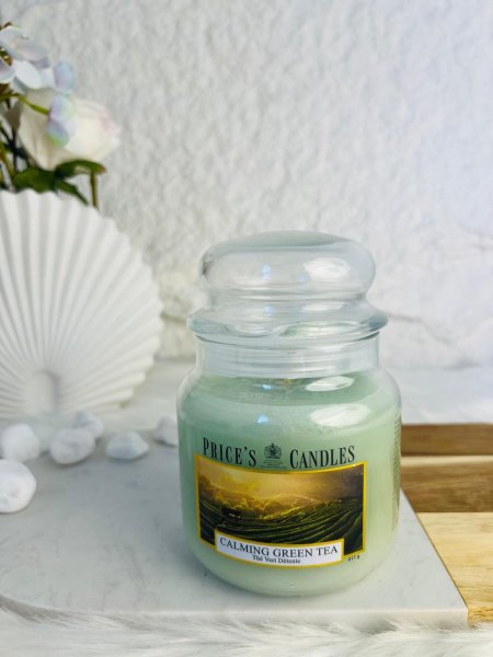 شمعة عطرية برائحة الشاي الاخضر  المميزة و الفواحة جدا