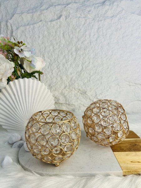 قطعة ديكور  كرستال لامعة وفخمة واضافة جميلة لبيتك