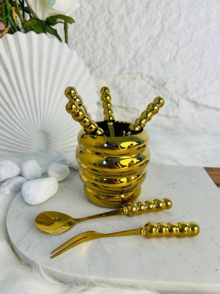 طقم شوك وملاعب أنيقة مع قاعدة ذهبية مميز وانيق وراقي جدا