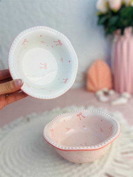 زبدية بورسلان مميزة وانيقة باللون الابيض والزهري فخمة جدا لاصحاب الذوق الرفيع