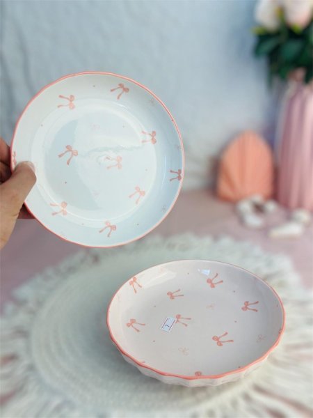 صحن  بورسلان مميز وانيق باللون الابيض والزهري فخم جدا لاصحاب الذوق الرفيع