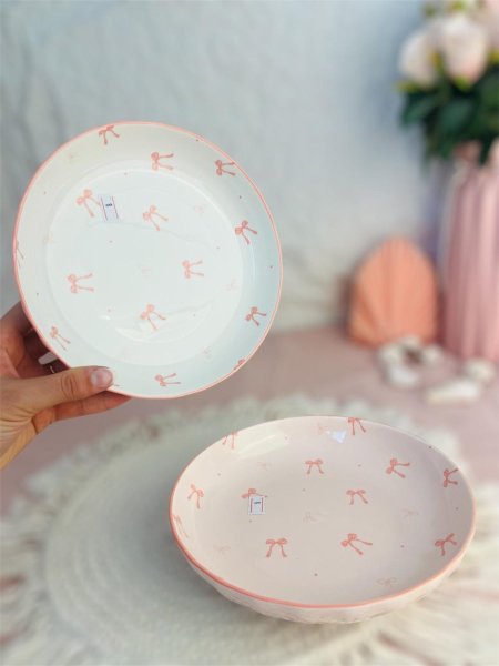 صحن  بورسلان مميز وانيق باللون الابيض والزهري فخم جدا لاصحاب الذوق الرفيع