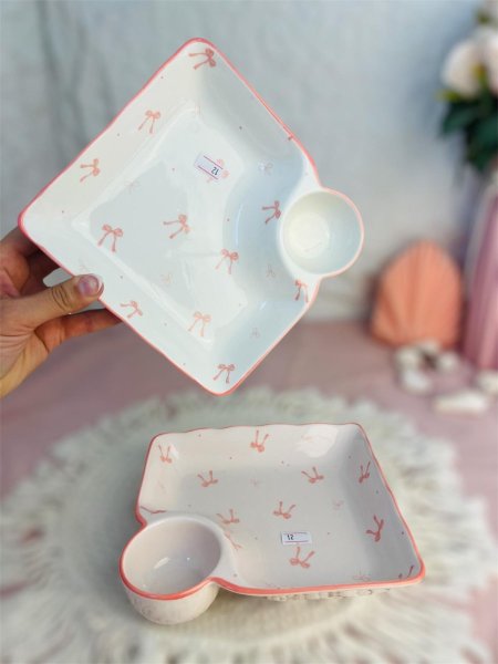 صحن بصوصورية بورسلان مميز وانيق باللون الابيض والزهري فخم جدا لاصحاب الذوق الرفيع