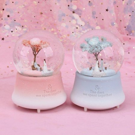 بلورة زجاجية مضيئة تصدر موسيقى فخمة ومميزة لاصحاب الذوق الرفيع