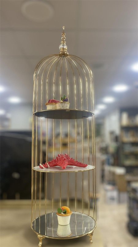 ستاند ذهبي وزوجاجي بثلاث طبقات أنيق وجذاب وفخم ومتعدد الاستخدام