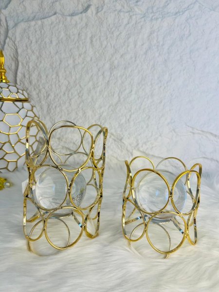 ديكور ذهبي مميز مع بلورة زجاجية مميزة وانيقة وفخمة لاصحاب الذوق العالي