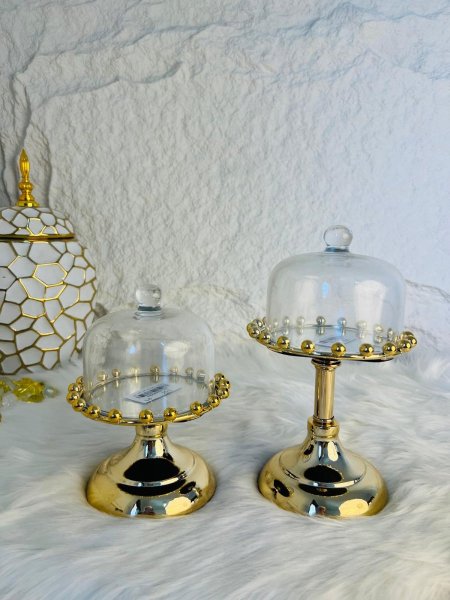 مضيفة ذهبية بقاعدة مميزة وغطاء زجاجي ثقيل بتصميم عصري جديد ومختلف