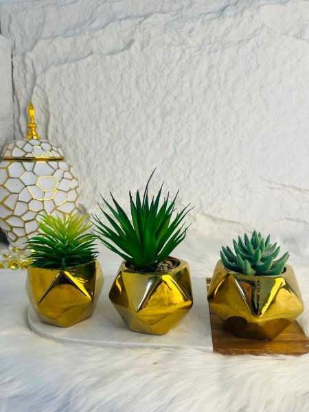 كواوير ورد صناعي ذهبية فخمة جدا